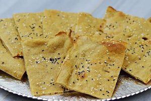 نان خشک سنتی روغنی