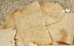 نان خشک سنتی با تزئین زیره