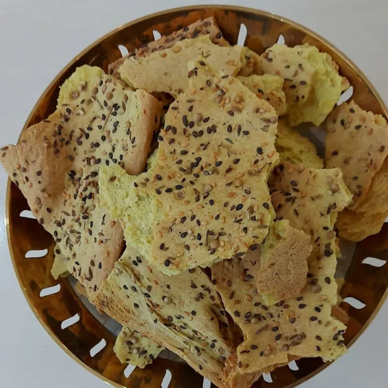 نان خشک کنجدی