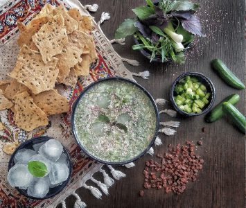 نان خشک آب دوغ خیار